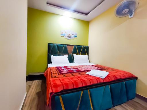 Roomshala 122 Hotel Park View - Near Adarsh Nagar - Housity