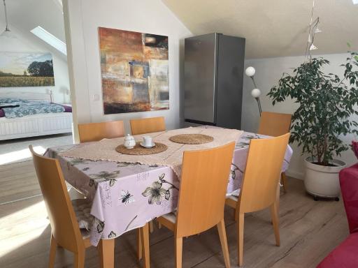 welcome home, best price , fast wlan, Netflix, washing, drying, big tv, space, free parking, 4big rooms 100m2, nice smoking place outside come on, try out and visit us - Housity