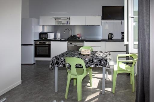 LA BATISSE l'arbre gris - Housity