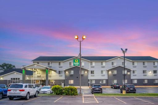 Quality Inn & Suites - Housity