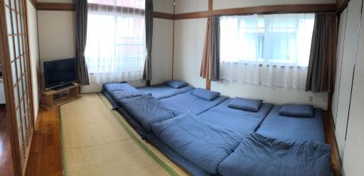 Golden Mile Apartment - Housity