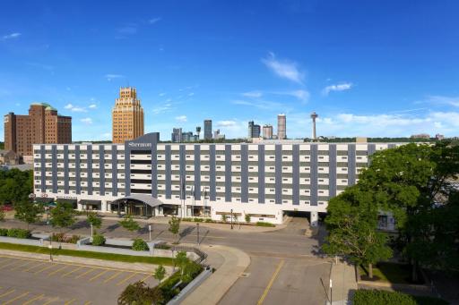 Sheraton Niagara Falls - Housity