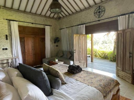 Beach Balitri - hidden gem 9BR service villa hall pool sauna - Housity