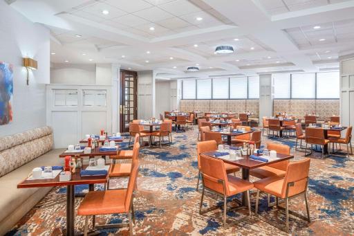 Hilton Arlington - Housity