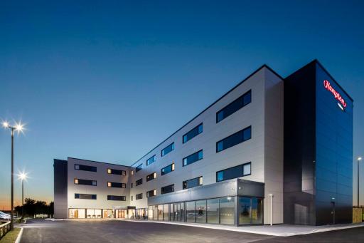 Hampton By Hilton Humberside Airport - Housity