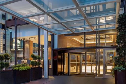 The Marquette Hotel, Curio Collection by Hilton - Housity