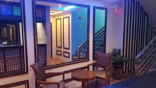 Isabelita Hotel & Restaurant - Housity