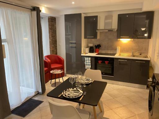 Superbe T1 atypique - 007 - Housity