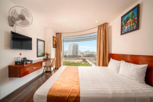 Waikiki Beach Hotel - Housity