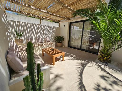Le Clos des Délices - Love Room - Chambre avec spa, terrasse et parking privatif - Housity
