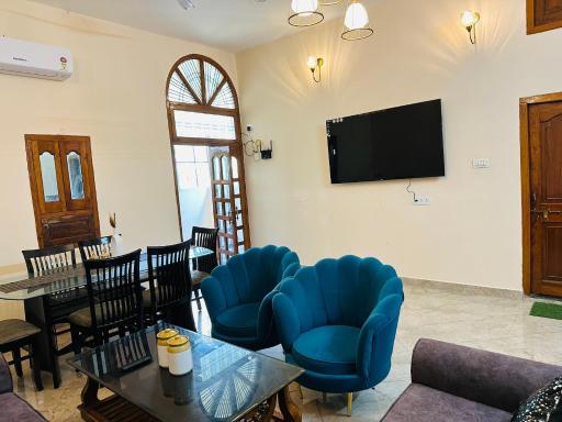 Bluetique - Housity