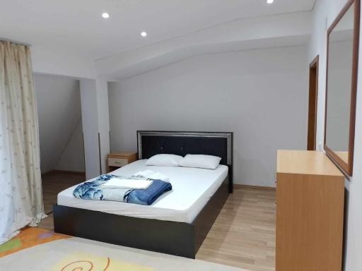 Hotel Diplomat - Housity