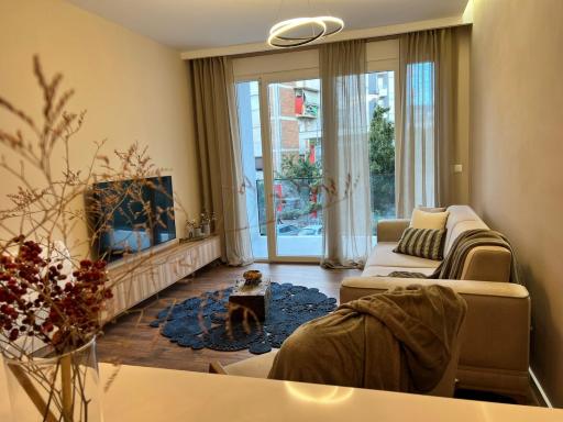 Center Lovely Apartament - Hizvo