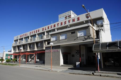 Hotel Euzko Alkartasuna - Housity