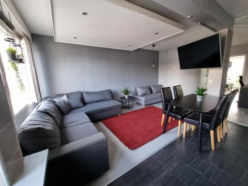 Central Gem with Sauna - Big two-room apartment FREE PARKING - Hizvo