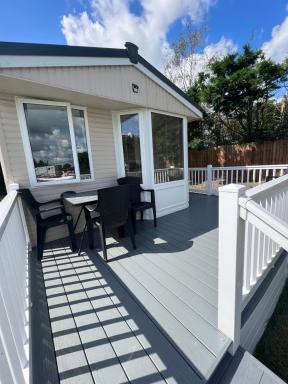 Dedham Lodge - Housity
