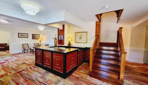 Royal Swan, Ashley Manor - Bed and Breakfast - Housity