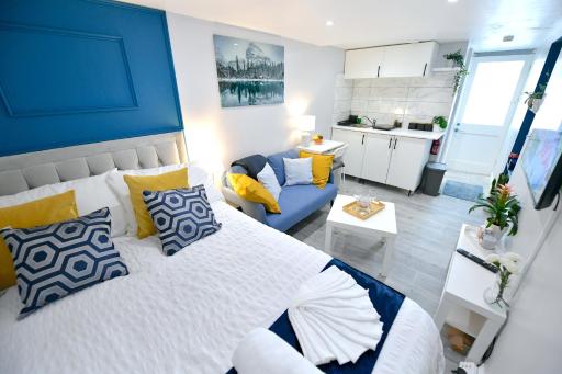 Cozy Studio retreat in Vibrant Crystal Palace, - Housity