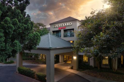 Courtyard by Marriott Stockton - Housity