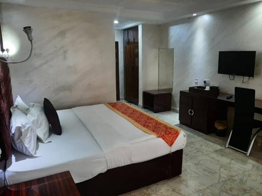 Starview Palace Hotel-Abuja - Housity