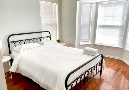 Lovely 4-bedroom House in Center City South - Housity