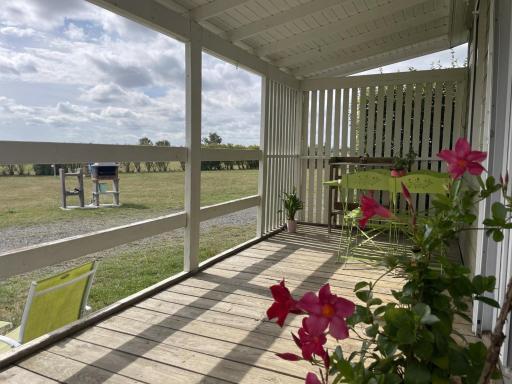 Chalet au bord de l'eau, terrasse privée, pêche, baignade, nature et détente, animaux acceptés - FR-1-489-359 - Housity