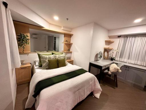Chic Garden Green Oasis 1 Bd Heart of BGC - Housity