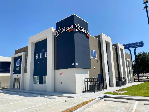 Blue Star Inn - Housity