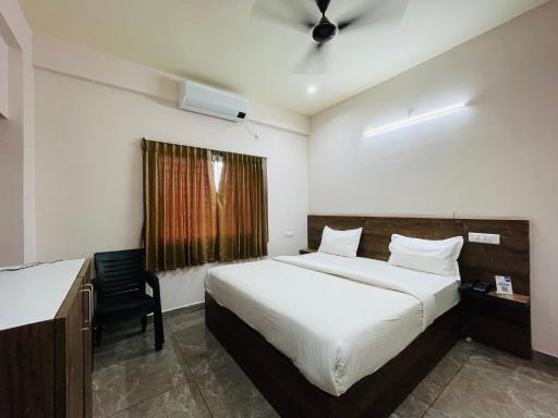 STAYMAKER Parvathi Comforts - Housity