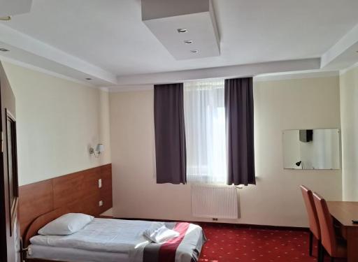 Pensjonat Cartine Jelcz-Laskowice - Housity