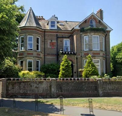 Beggar's Knap - Housity