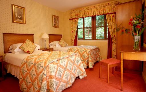 Macdonald Forest Hills Resort - Housity