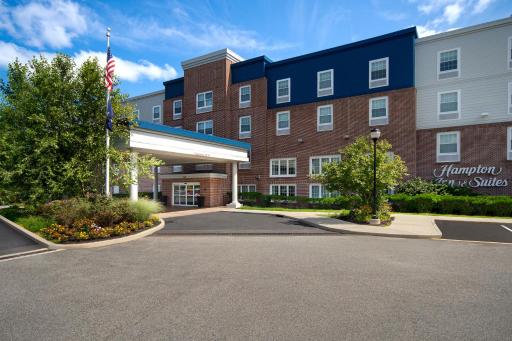 Hampton Inn & Suites Yonkers - Housity
