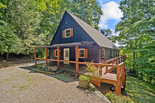 Copper Sky Log Home - Fireplace Pet Friendly - Housity