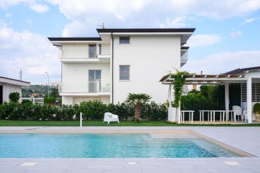 Biancolivo Country House - Housity