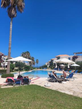 Beachfront Infinity Night Villa - Housity