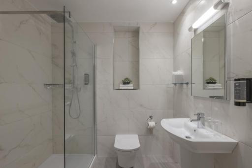The Glenview Hotel & Leisure Club - Housity