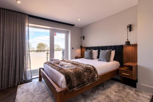 Super High End 1 bed with Balcony - Central West Bridgford - Housity