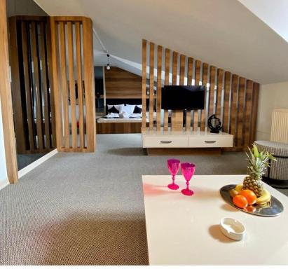OTEL374 - Housity