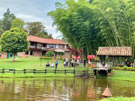 Rancheria Loft Chalet, lago privado - Housity