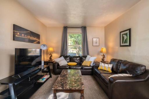 Entire house 3 bedroom Twin Cities, Specious, Entire House, AC - Housity