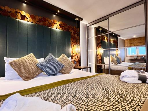 The Waterside Hotel - Housity