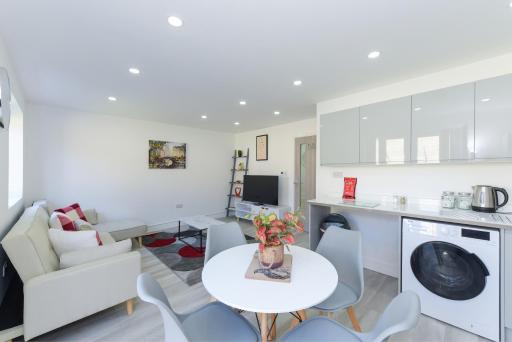 Adbolton House Apartments - Sleek, Stylish, Brand New & Low Carbon - Housity