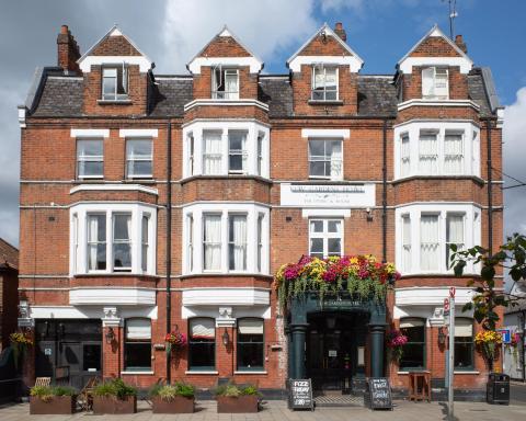 Kew Gardens Hotel - Housity