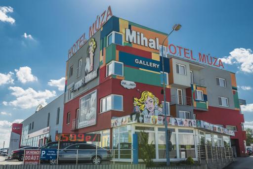 Hotel Muza - Housity