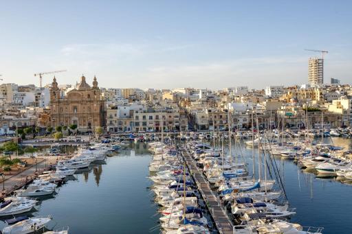 Seafront Apartment-Hosted by Sweetstay - Housity