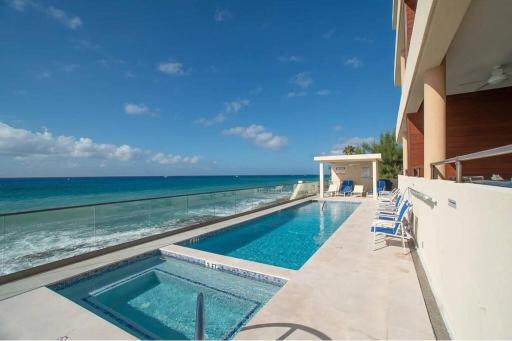 Luxury Ocean front SeaDreams 2 with 7 Mile Beach Views - Hizvo