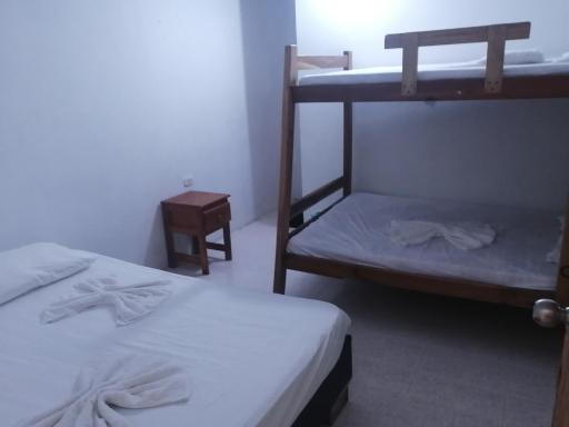 HOTEL TOURS DONDE EL PAISA, UNA CUADRA de LA PLAYA - Housity