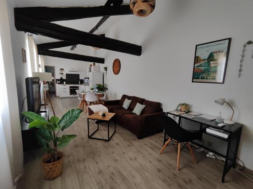 Appartement de Charme L'Isle-sur-la-Sorgue sur la Sorgues - Housity