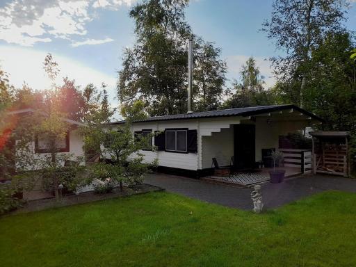 Ruim chalet met houtkachel nabij Wildlands Emmen - Housity